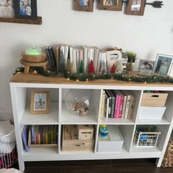 Ikea Kallax Bookshelf Whit Legs And Wood Top