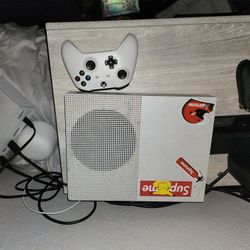 Xbox One S With One Remote Plus Vanguard Call Of Duty And A Kinect 