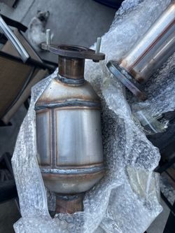 Catalytic Converter with Exhaust Pipe