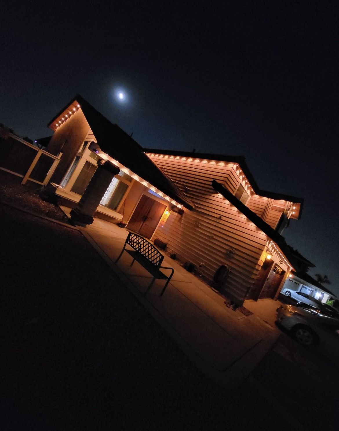 CHRISTMAS/GOVEE LIGHT INSTALLER