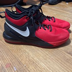 NIKE air Max Impact  size 10.5 men
