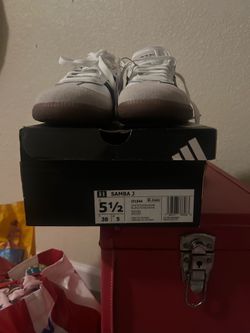 Adidas samba j size 5 and half