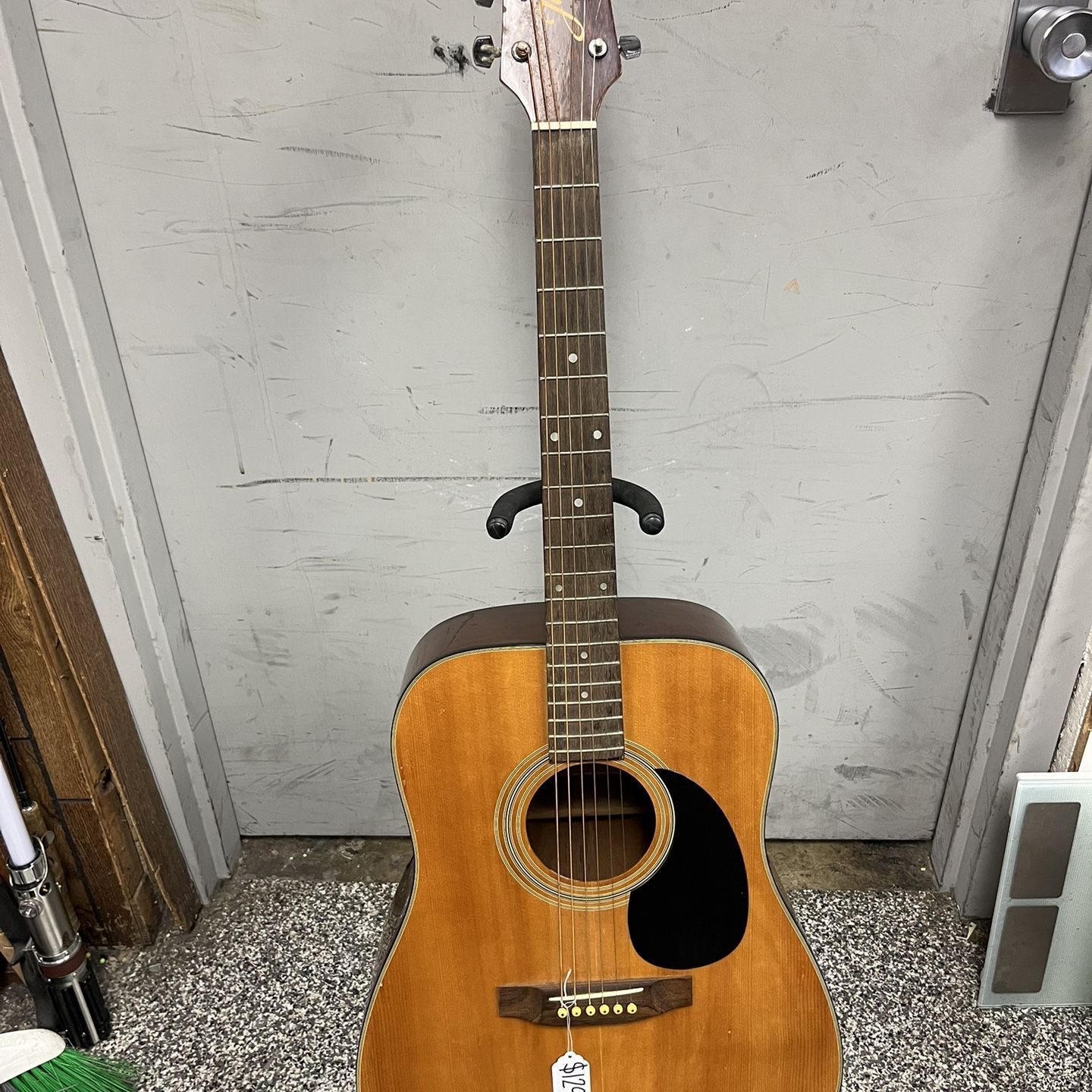 Jasmine s33 acoustic guitar deals