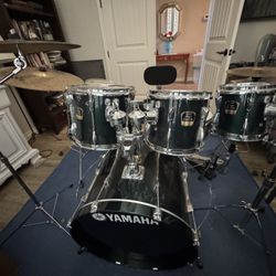 Yamaha Stage Custom Advantage 7-piece Drum Set