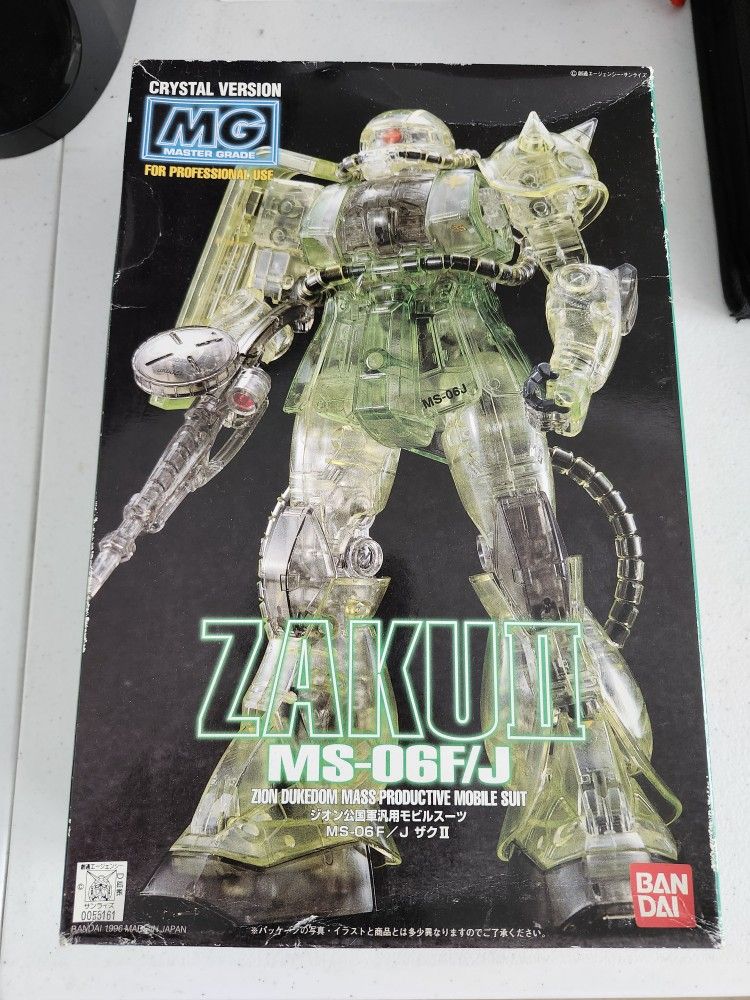 Zaku ii MG Crystal Green Gundam