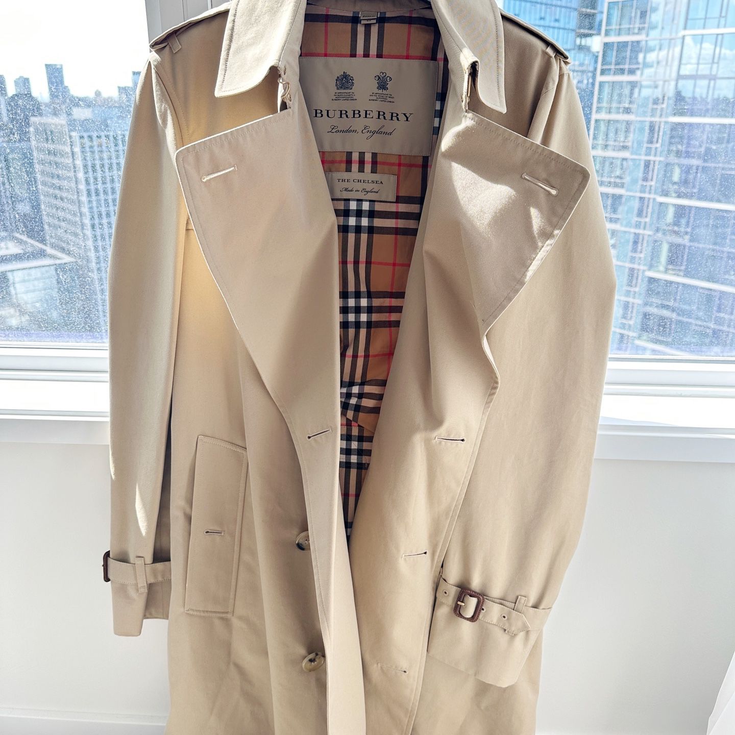 Burberry “The Chelsea” Mid-Length Trench Coat (Tan | Size 46)