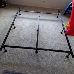 Metal Bed Frame – Sturdy & Easy Assembly