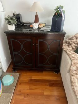 Wine cabinet