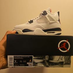 JORDAN 4'S FLIGHT CLUB