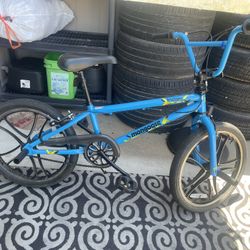 Boys Mongoose Bmx Bike(20’)