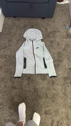 Youth Large 10-12 Nike tech