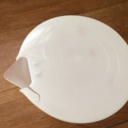 Vintage 8 cup Tupperware, measuring cup with lid