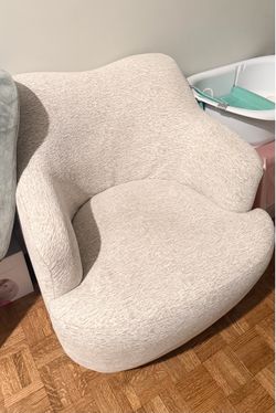 Cozy White swivel Chair