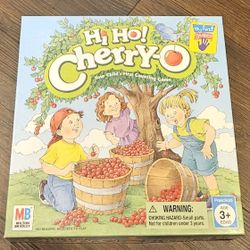 Milton Bradley Hi Ho Cherry-O Game 2005 
