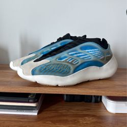 Adidas Yeezy 700 V3