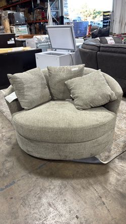 Thomasville oversized chair