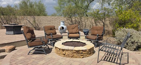 Outdoor patio chairs set