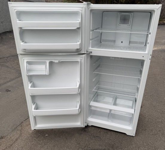 Refrigerator Fridge Freezer By Hotpoint With Delivery 