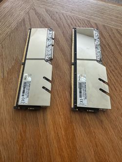 Trident Z Royal DDR4 32GBx2
