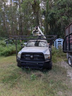 2012 5500 Dodge bucket truck