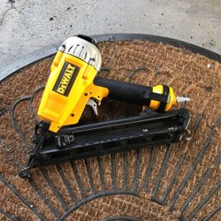 Dewalt Finish Gun, Gauge 15”