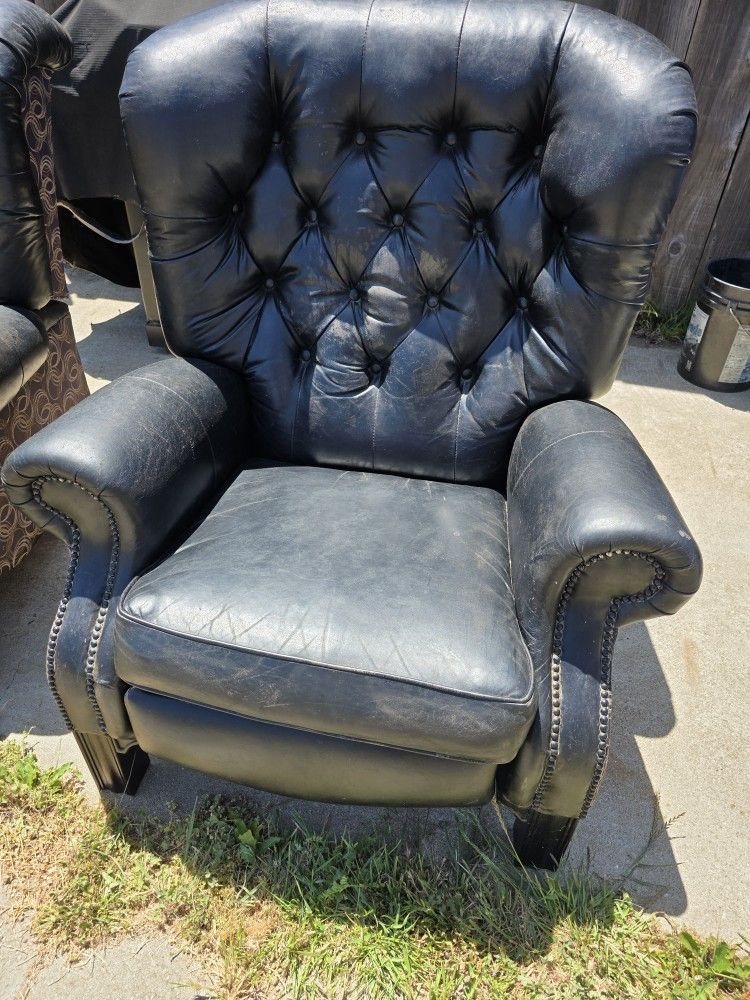 Leather Recliner Chairs FREE