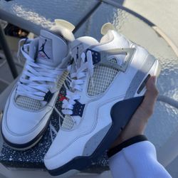 Jordan 4 Midnight navy 