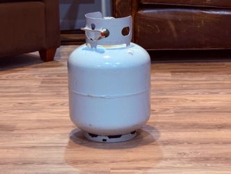 Full 20lbs propane tank