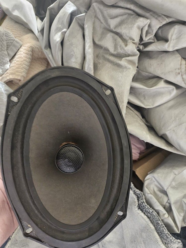 Hybrid Technologies 6x9 Speakers