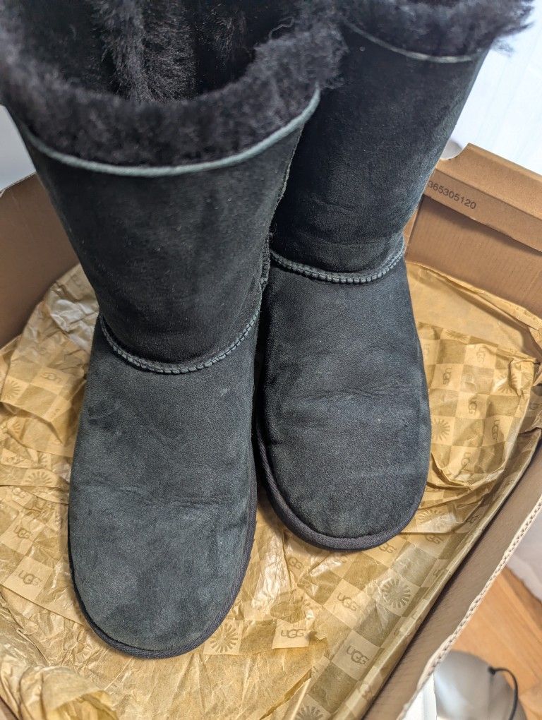 Woman's Black Bailey Bow Boots Black Size 6