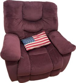 A super-soft sofa—price negotiable! The sofas are already in Los Angeles; I have two—one beige and one red. It features a built-in lever that allows y