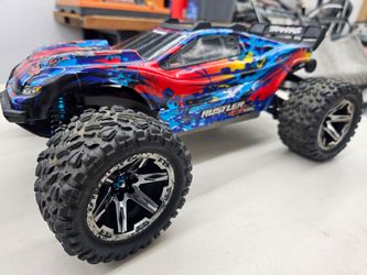 Traxxas Rustler 4x4 Vxl RC truck