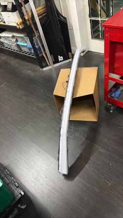 Tesla model Y center lamp front Oem