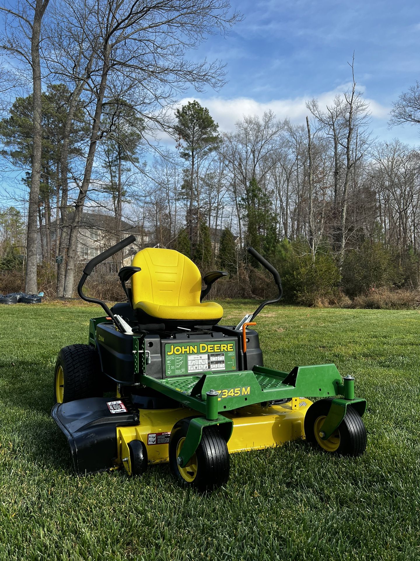 John Deere Z345M Zero Turn Lawn Mower