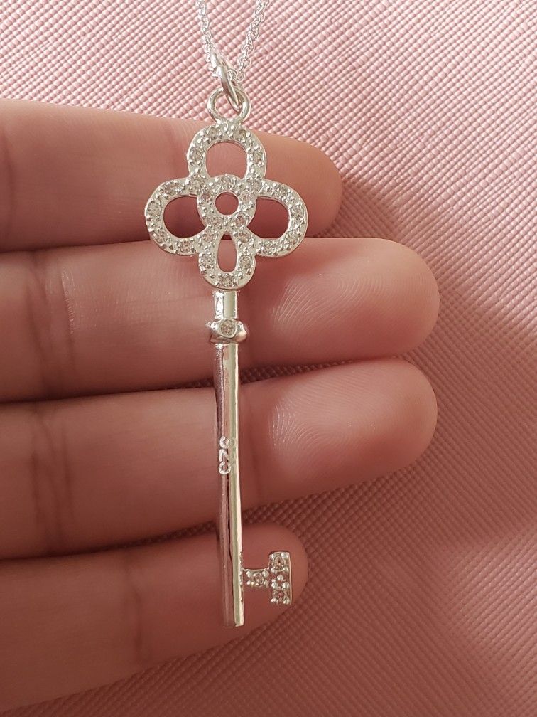 Sterling Silver Key Pendant With 18 Inches Long Necklace