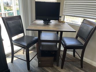 Square Table And 2 Chairs 