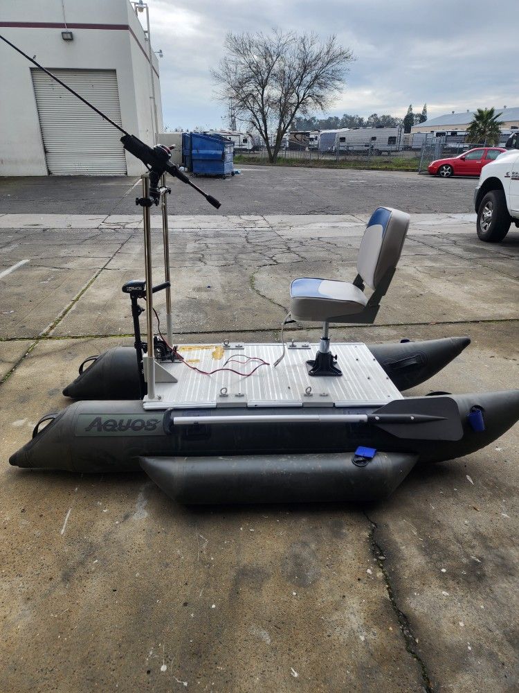 Aquos Pontoon Boat