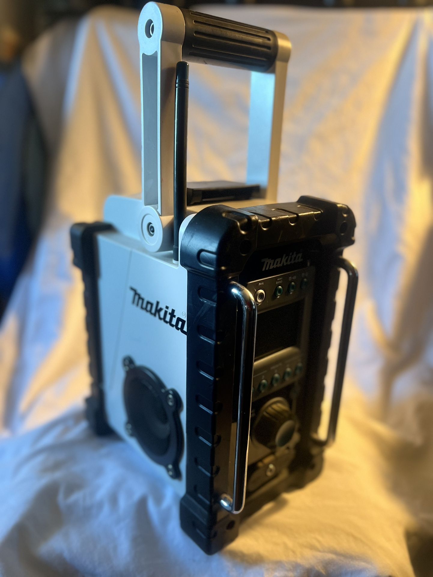 Makita 18V LXT Job Site Stereo