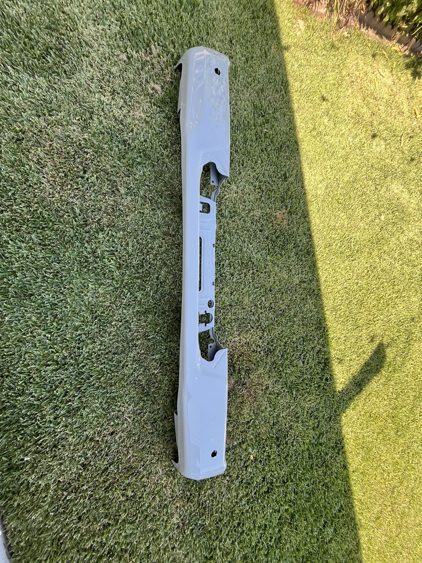Bumper Rear Ford F150 Xlt. 2024 2025
