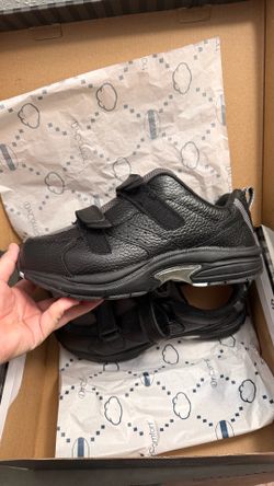Orthopedic shoes