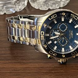 New INVICTA never been used Mens watch  read the description 