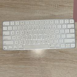 Apple Keyboard 