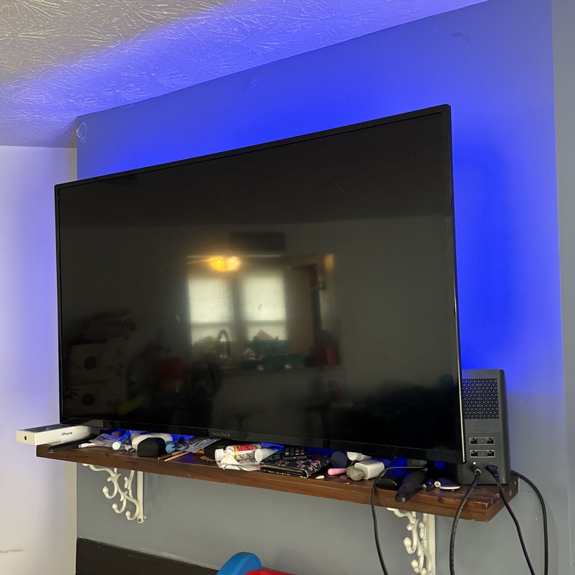 Insignia 4k TV 50’ 