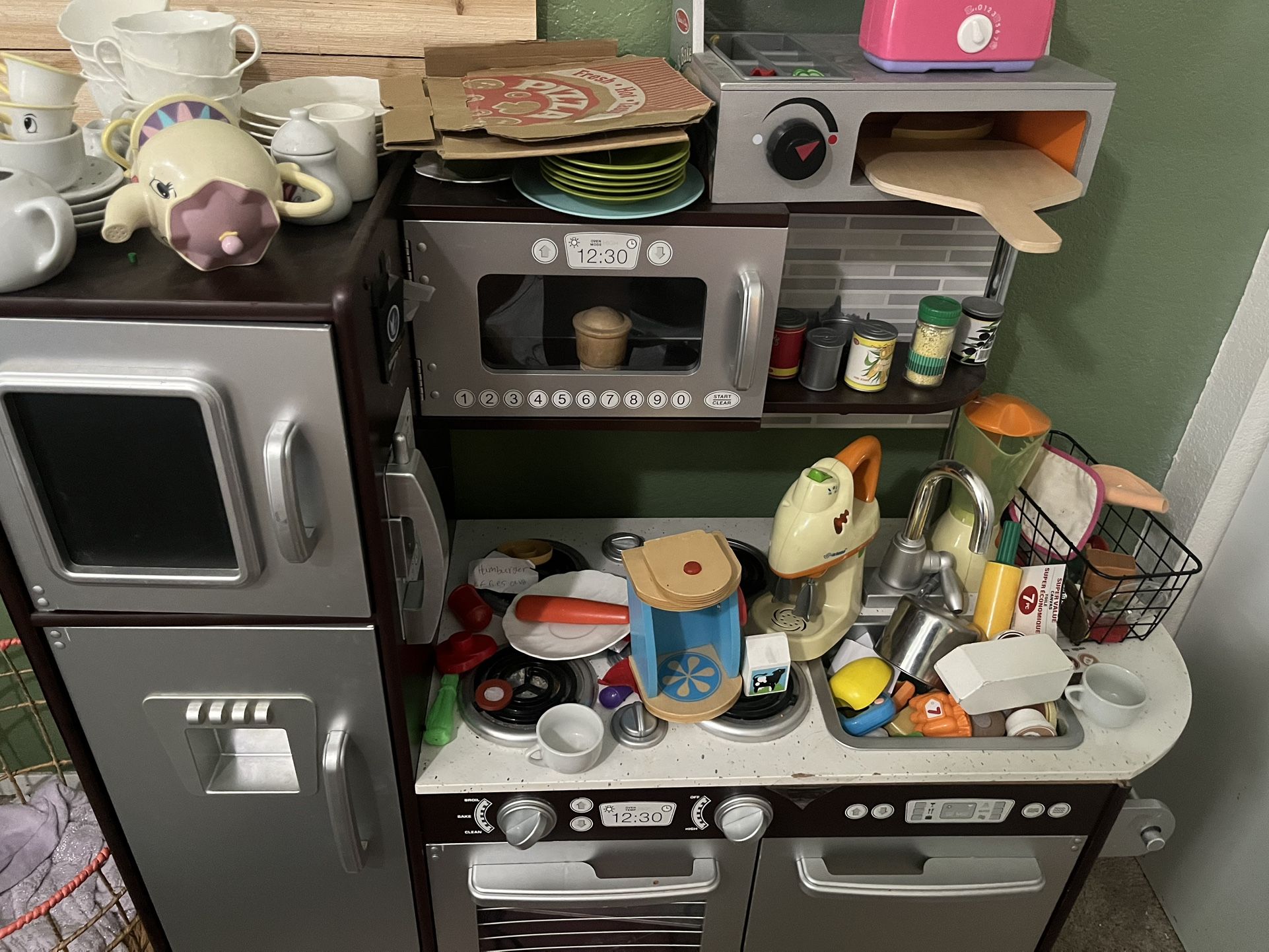 Play Kitchen