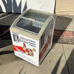 Reach-In Freezer - FREE !!  