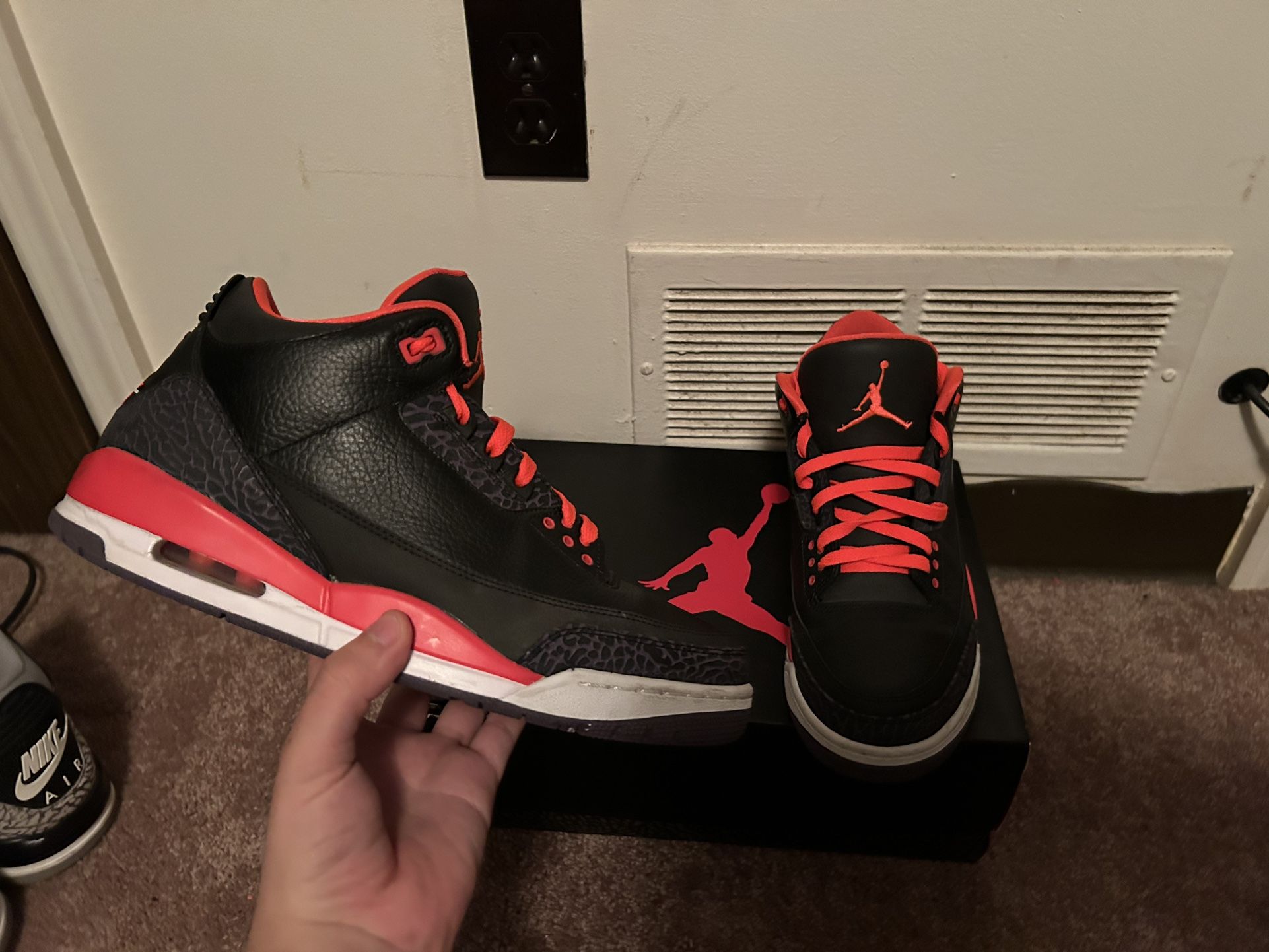 Jordan 3 Crimson Red