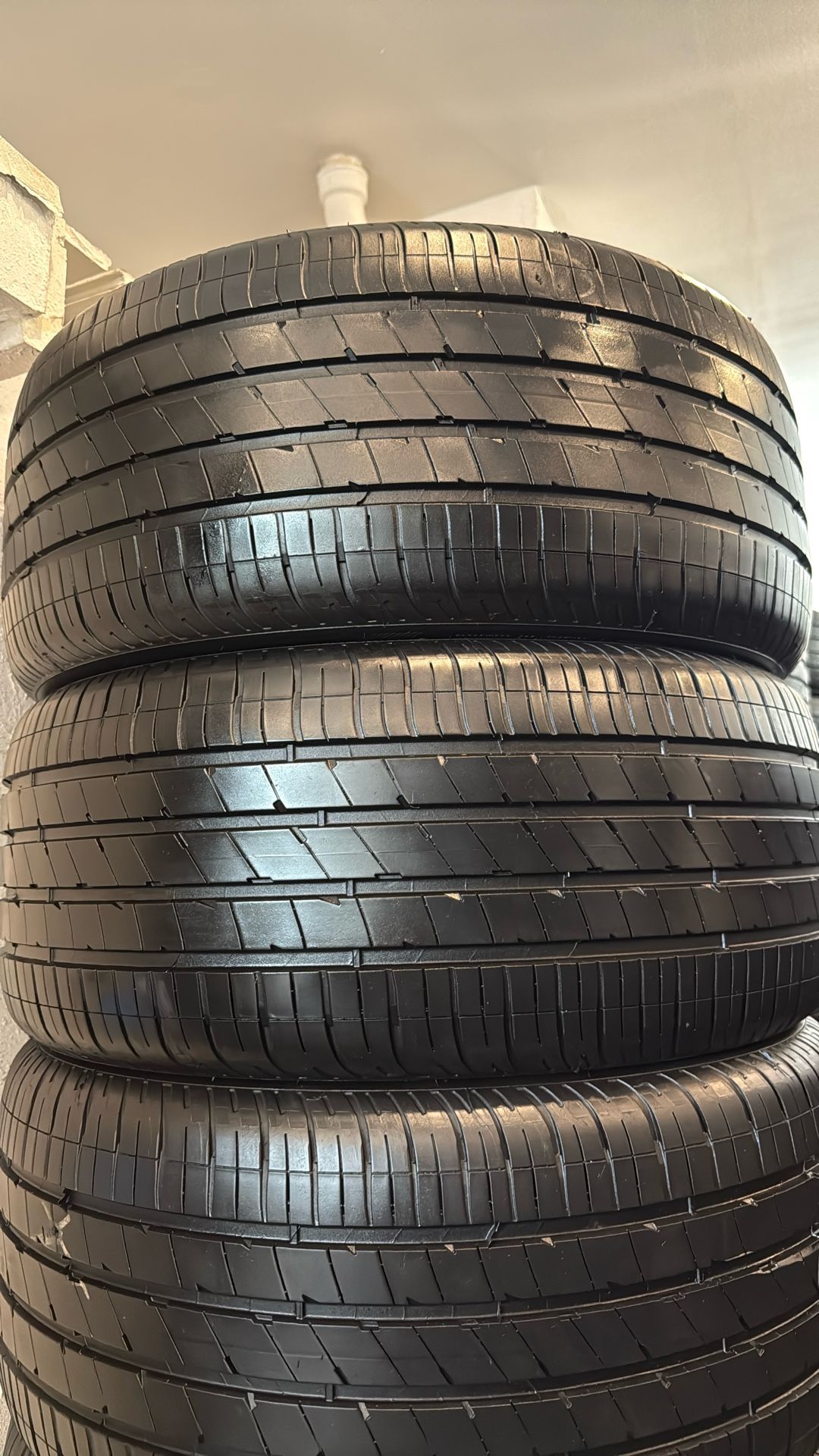 PAIR GOODYEAR EAGLE F1 (2) 255-40 R20