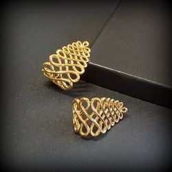 Vintage Avon Gold tone ornate woven tree shaped clip-on half hoop earrings