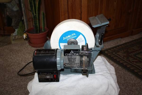 DELTA Universal Wet /Dry Bench Grinder Sharpener Model 23-700