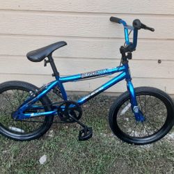 GENESIS BMX Bike / Bicycle with 18 Inch Wheels ( Genesis Bicicleta Con Llantas 18 Pulgadas )